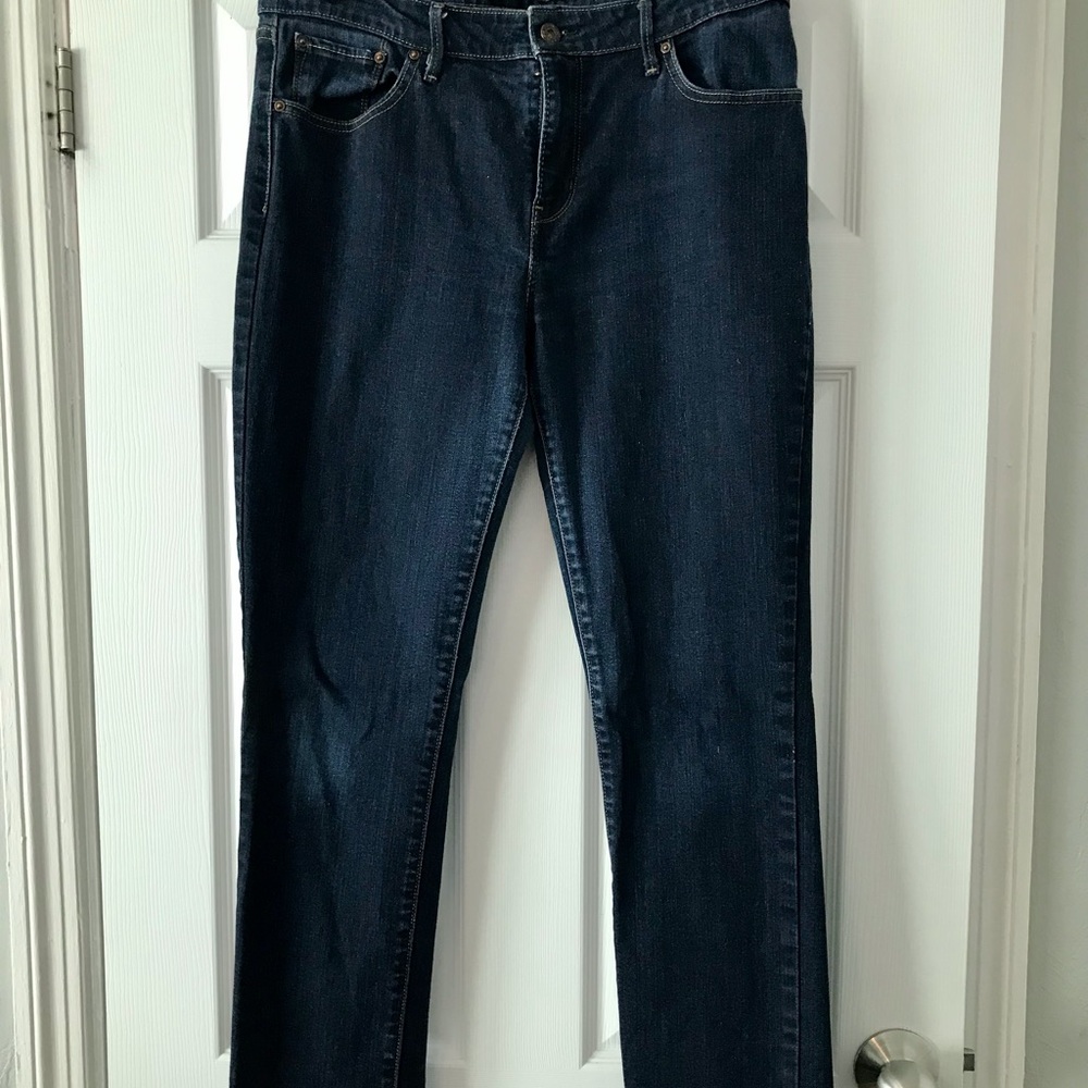 Demi Curve Levi’s Size: 14/32